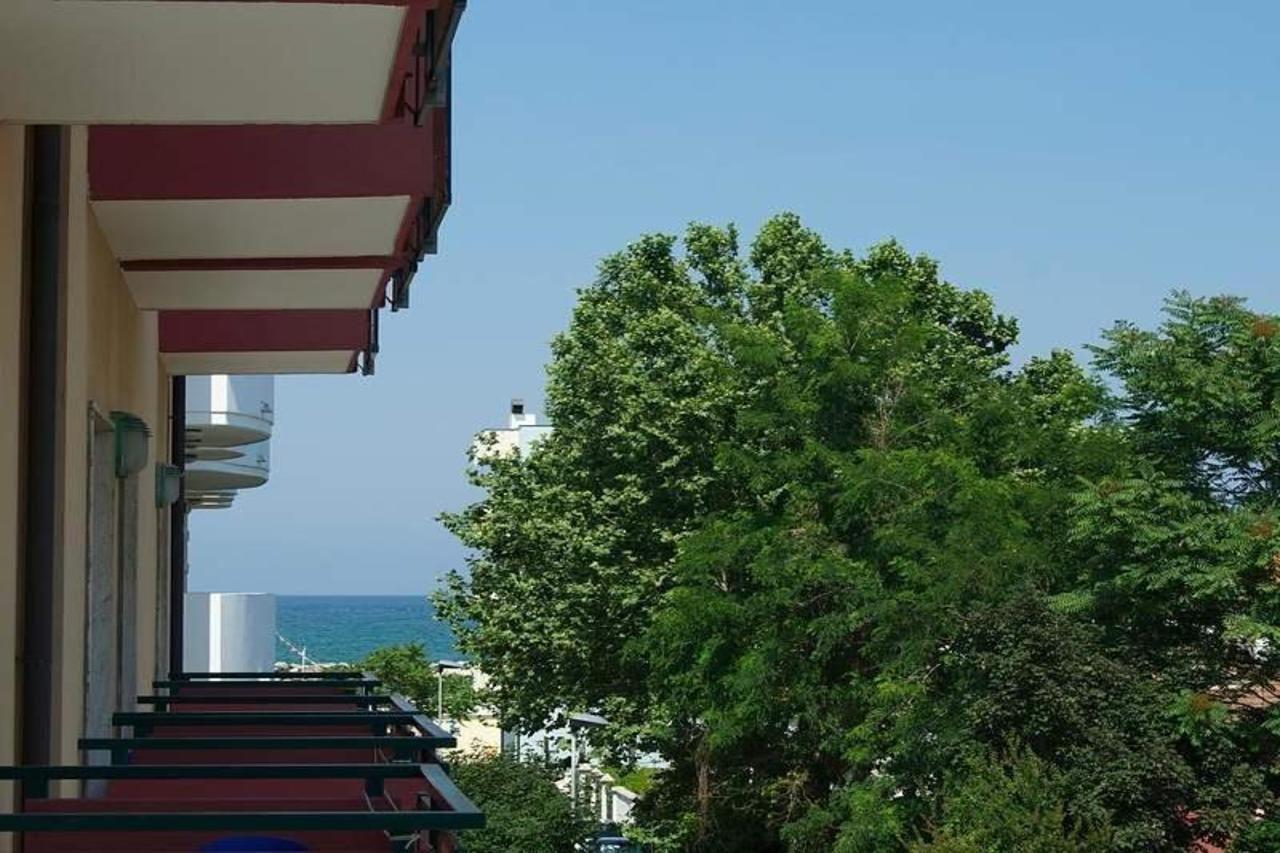 Aron Hotel Ріміні Екстер'єр фото