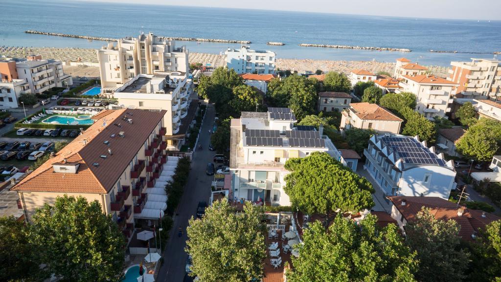 Aron Hotel Ріміні Екстер'єр фото