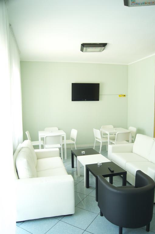 Aron Hotel Ріміні Екстер'єр фото