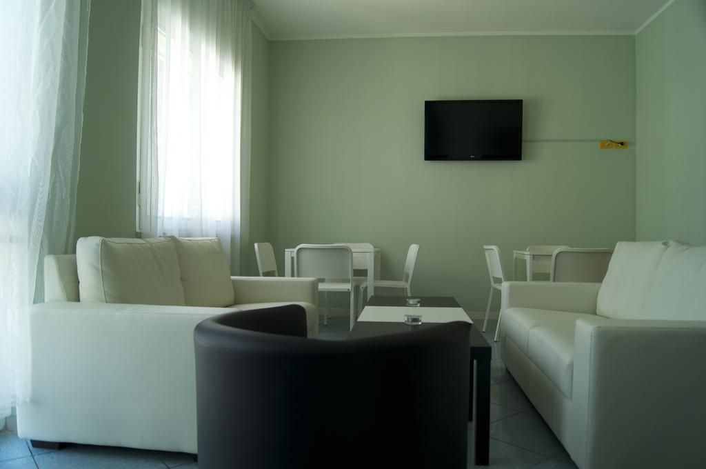Aron Hotel Ріміні Екстер'єр фото